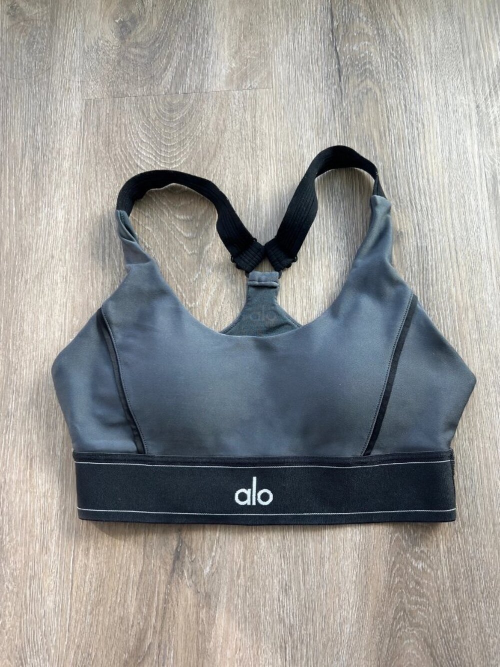 Alo Yoga Sports Bra Grey